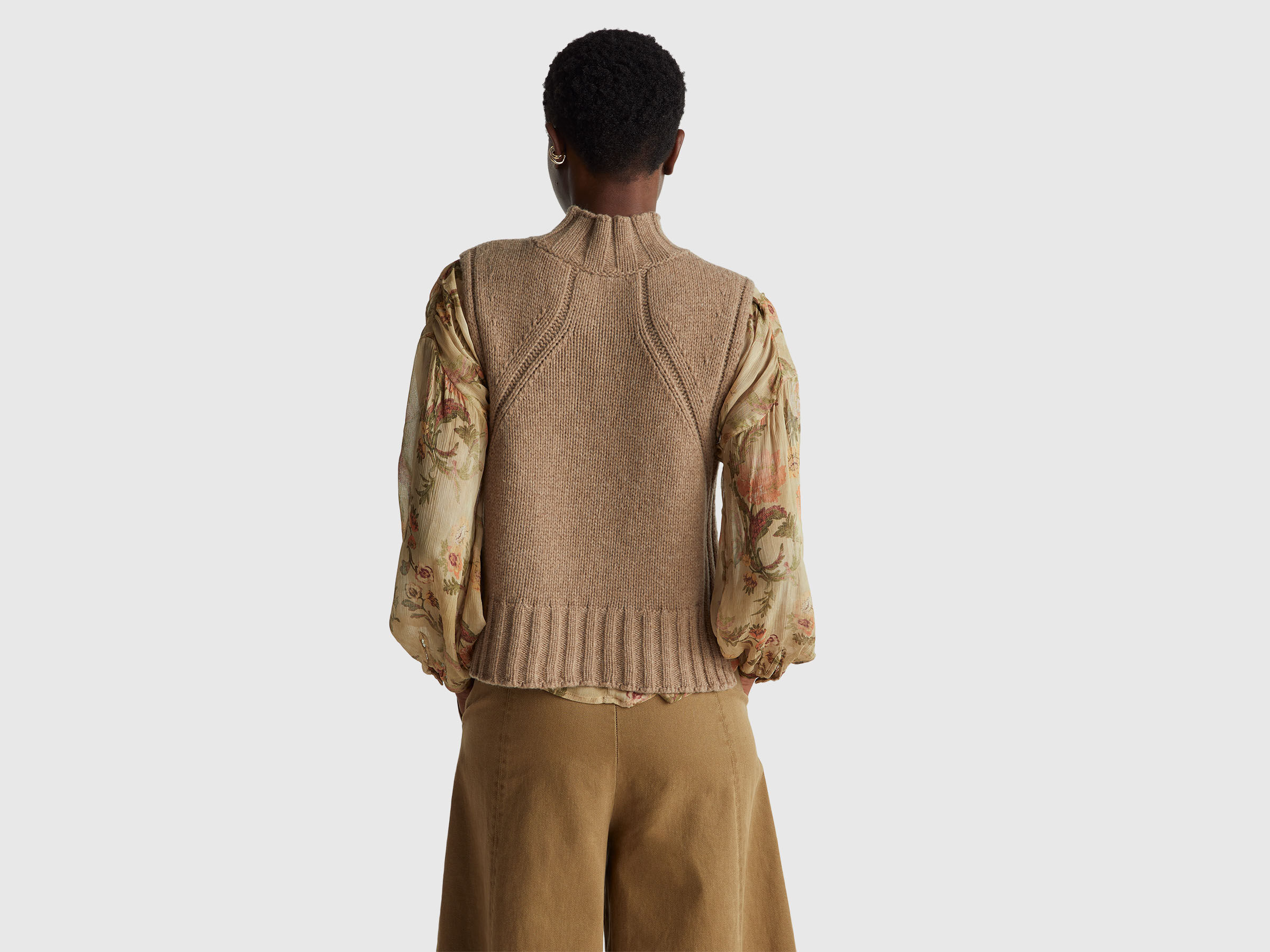 SLEEVELESS SWEATER Women image number 2